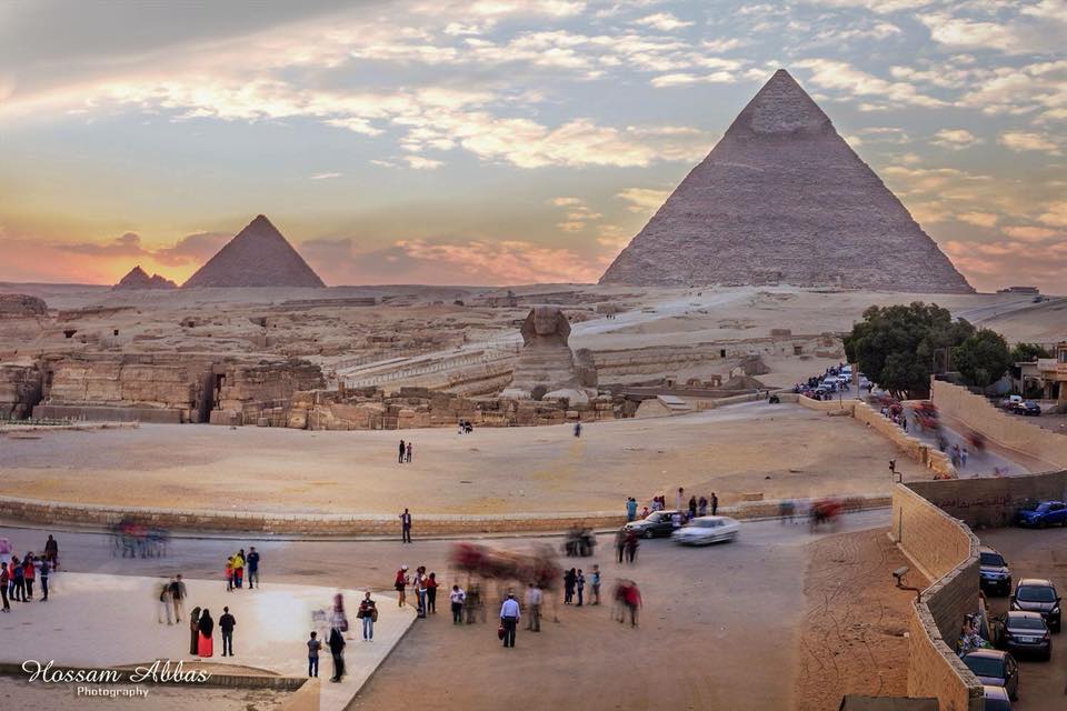 Faszinierende Einblicke in die alte Geschichte beim Hurghada Pyramiden Ausflug Flugzeug